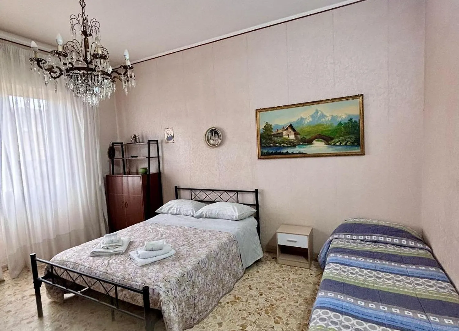 بيت ضيافة Room In Lodge - Stanza Tripla In Affitto جاري