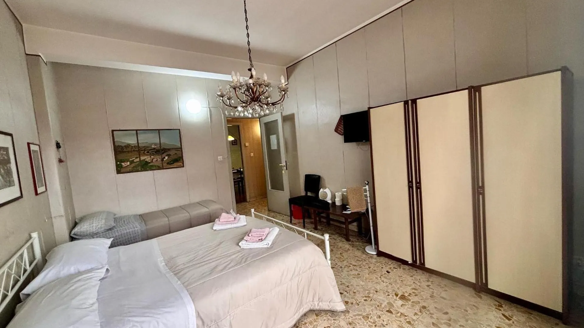 بيت ضيافة Room In Lodge - Stanza Tripla In Affitto جاري